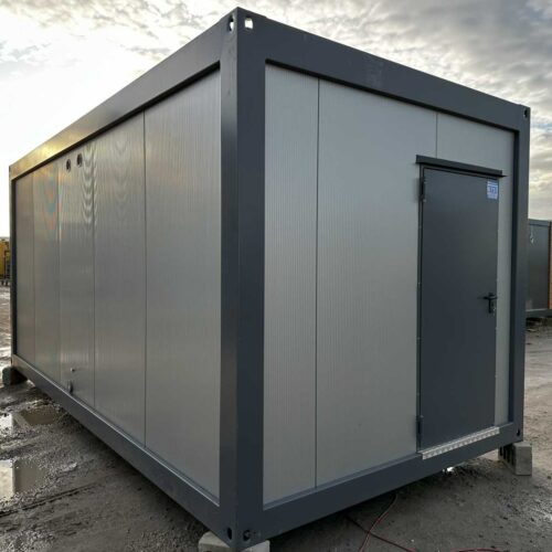 Sanitärcontainer 3×6 – 6 Duschen, 2 Waschbecken, Wassererhitzer 300L