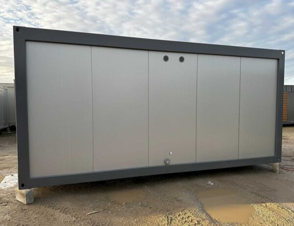 Sanitärcontainer 3x6 - 6 Duschen, 2 Waschbecken, Wassererhitzer 300L – Bild 6