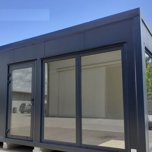 Bürocontainer 18m² mit Sanitäranlagen und Kochnische