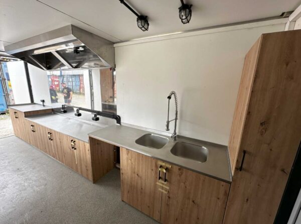 20-Fuß-Restaurantcontainer - Einbahnstraßenregelung – Bild 10