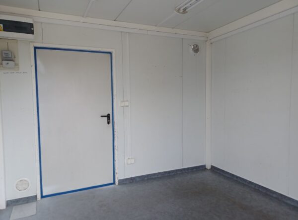 Catering Commercial Container 350×303 - Vorderer Rollladen & Hintere Tür – Bild 15