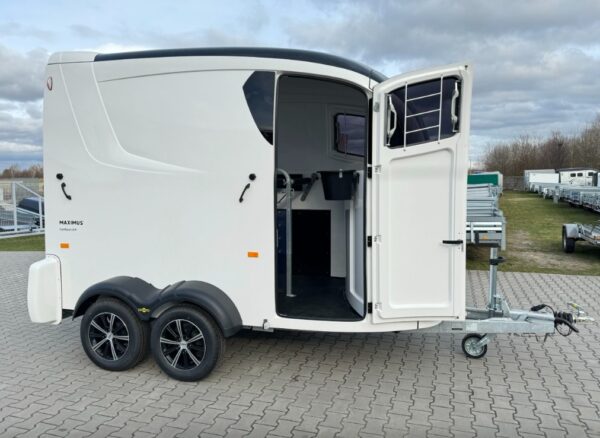 Humbaur Maximus 2700 Anhänger mit Sattelkammer, Seitentüren und Schiebedach – Bild 7