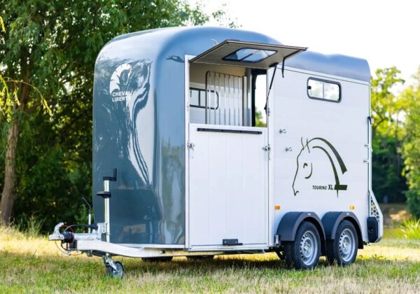 Liberty Touring Country XL Pferdeanhänger + Frontrampe und Sattelkammer – Bild 3