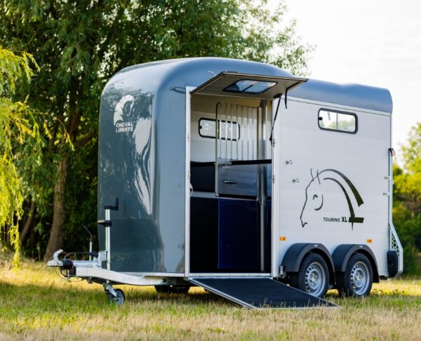 Liberty Touring Country XL Pferdeanhänger + Frontrampe und Sattelkammer – Bild 12