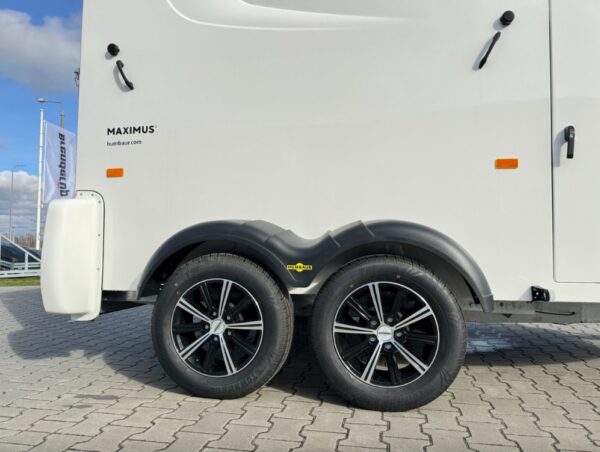 Humbaur Maximus 2700 Anhänger mit Sattelkammer, Seitentüren und Schiebedach – Bild 3