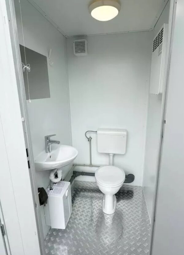 Doppel-Sanitärcontainer 2,4 x 1,5 m – WC + Urinal getrennt – Bild 7