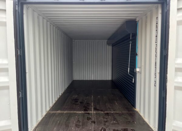 20 Fuß Seecontainer Anthrazit lackiert mit Rollladen – Bild 8