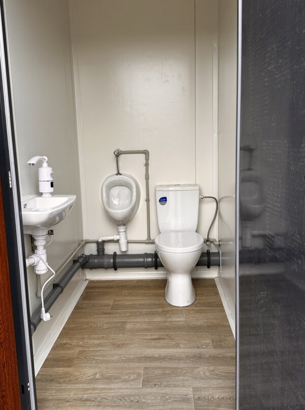 Modularer Sanitärcontainer 3 Kabinen - WC und komplette Ausstattung – Bild 5