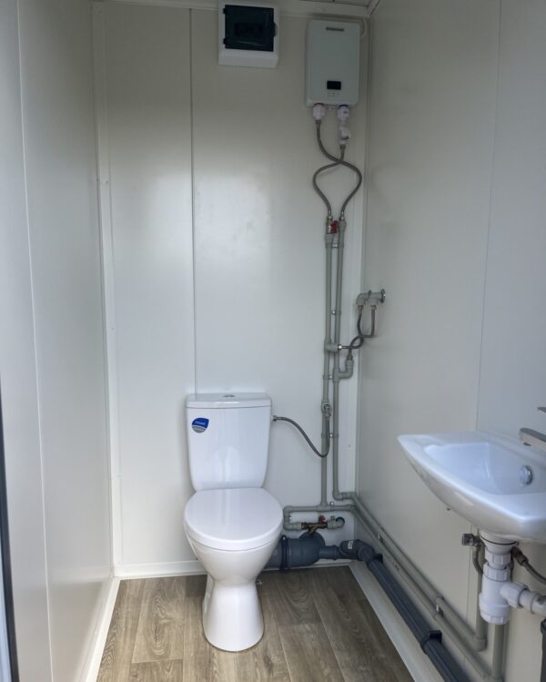 Nachhaltiger Sanitärcontainer 2 Kabinen - WC & Dusche (239x173x248 cm) – Bild 8