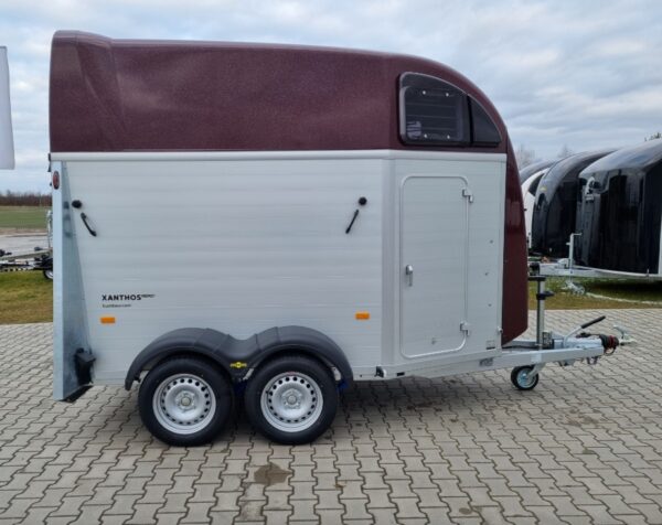 Humbaur Xanthos Aero 2400 Anhänger mit Sattelkammer und Seitentüren – Bild 4