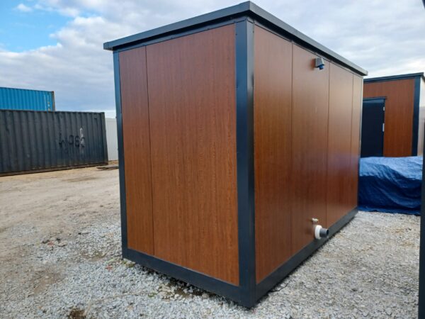 Sanitärcontainer 3 Kabinen - WC, Urinal und Dusche (376x176x248 cm) – Bild 5