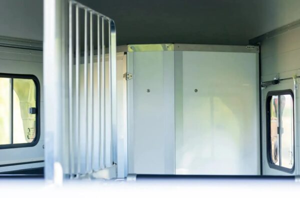 Liberty Touring Country XL Pferdeanhänger + Frontrampe und Sattelkammer – Bild 6
