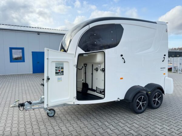 Humbaur Maximus 2700 Anhänger mit Sattelkammer, Seitentüren und Schiebedach – Bild 5