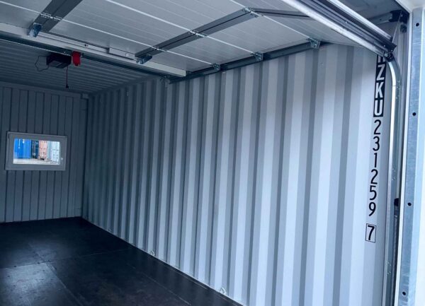 20 Fuß Seecontainer mit Hörmann Tür, Eingangstür und Fenster – Bild 15