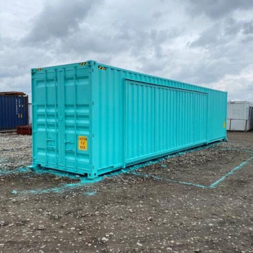 40 HC Catering-Container – Hochklappbare Seitenwand in Terrasse und Lagerraum