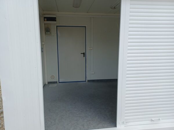 Catering Commercial Container 350×303 - Vorderer Rollladen & Hintere Tür – Bild 13