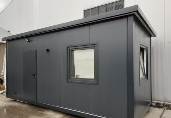 18m² Bürocontainer mit WC und Kochnische - Komfort und optimale Isolierung